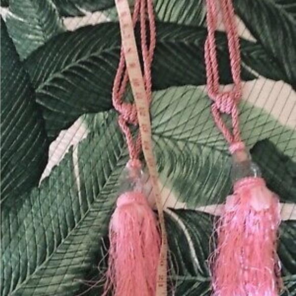 2 New Pink curtains tie back tassels - Picture 4 of 9
